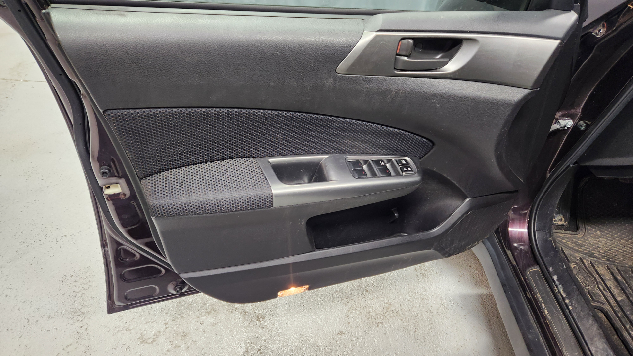 Subaru Forester 2.5X 2013