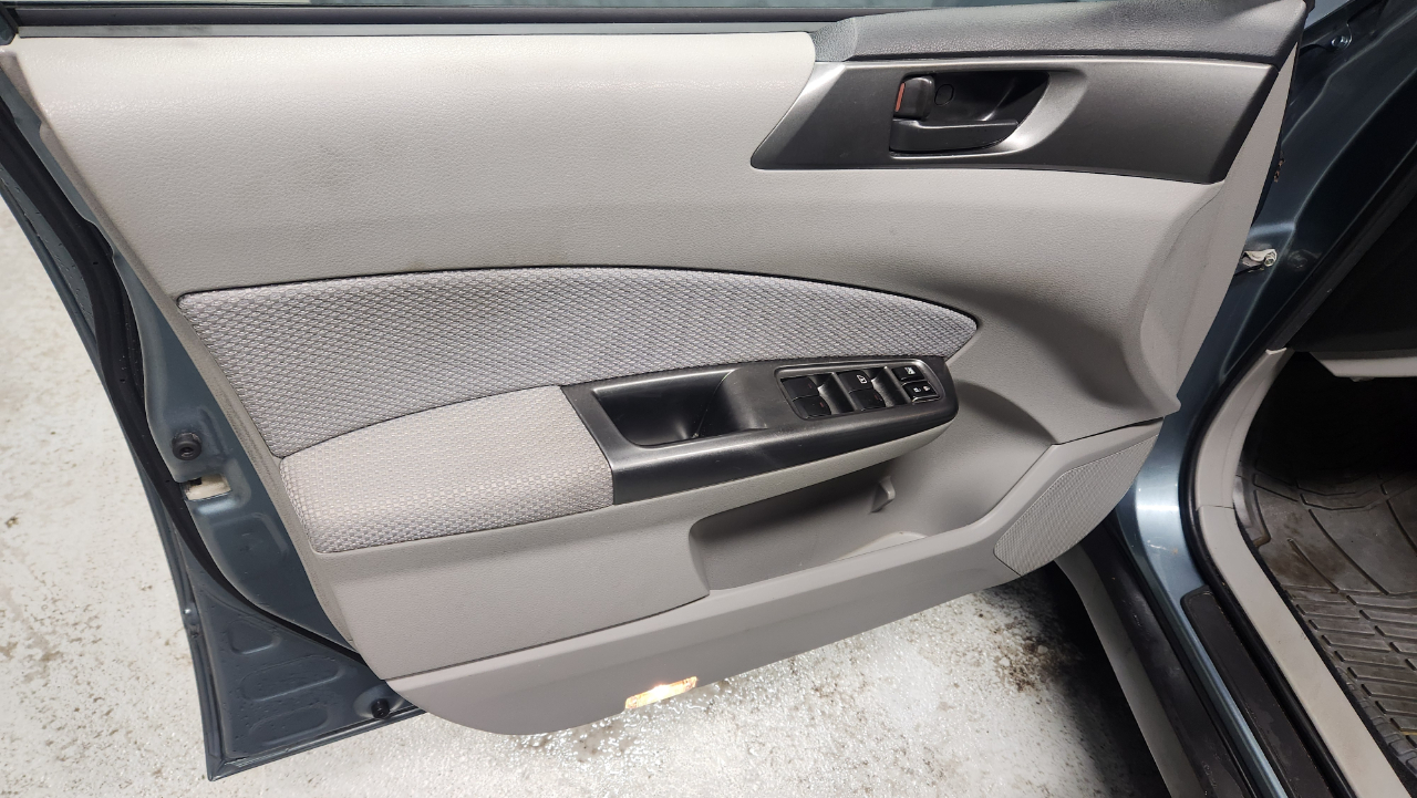 Subaru Forester 2.5X 2011