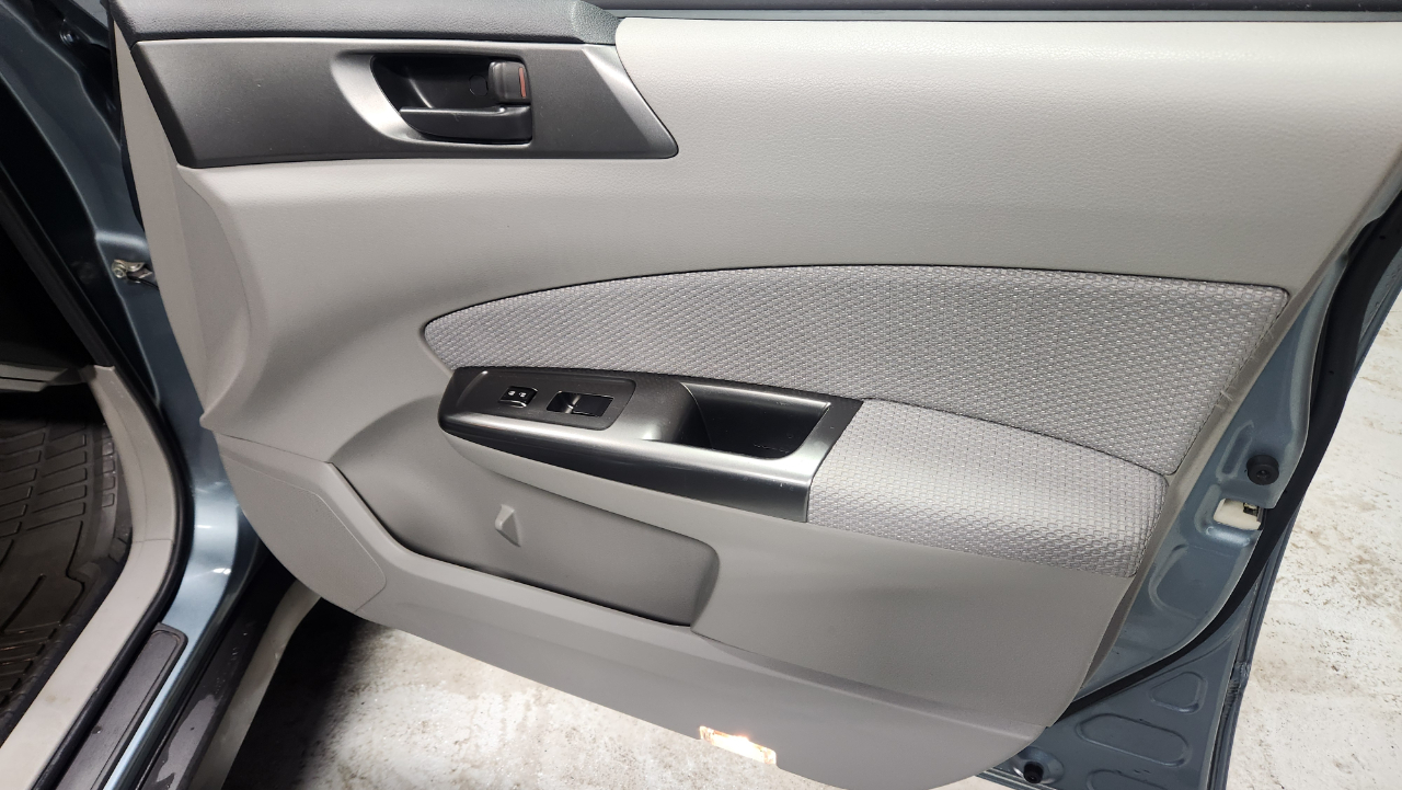 Subaru Forester 2.5X 2011