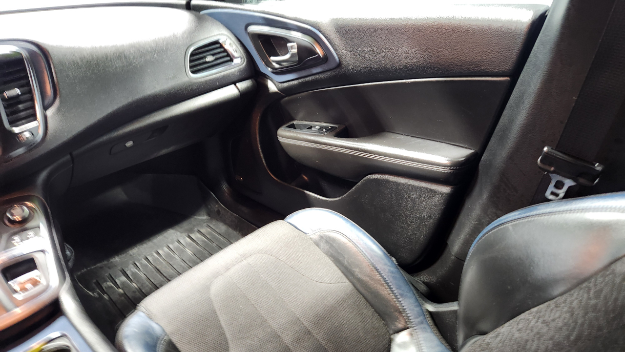 Chrysler 200 S AWD 2015