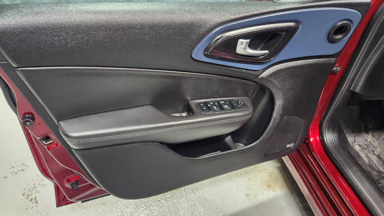 Chrysler 200 S AWD 2015