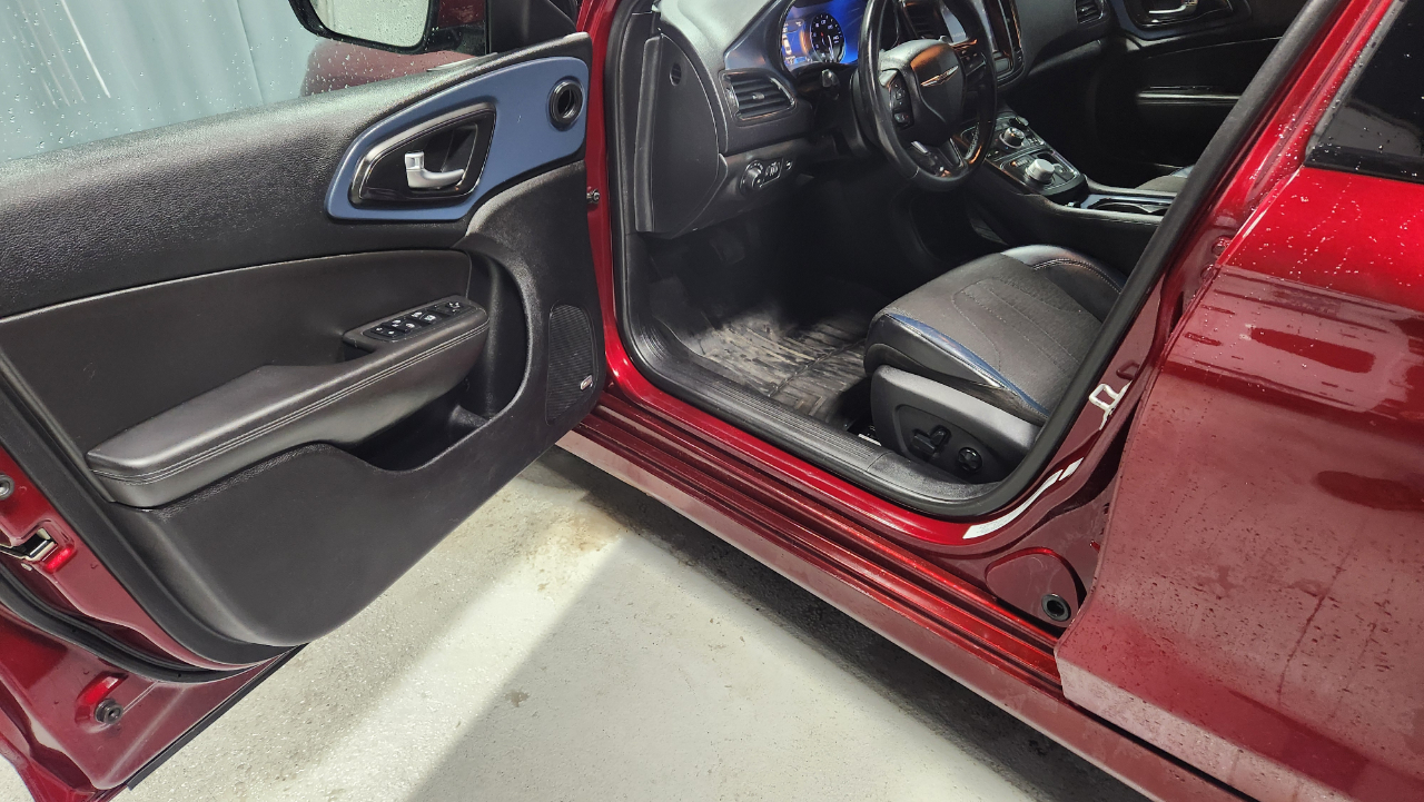 Chrysler 200 S AWD 2015