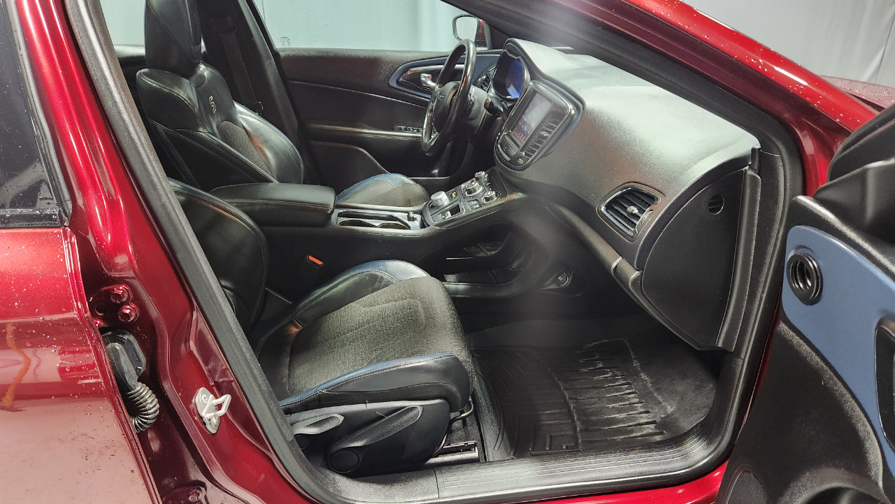 Chrysler 200 S AWD 2015