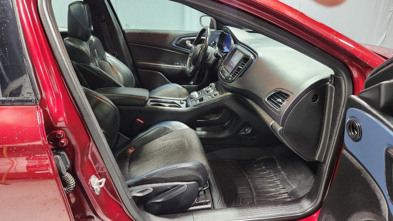 Chrysler 200 S AWD 2015