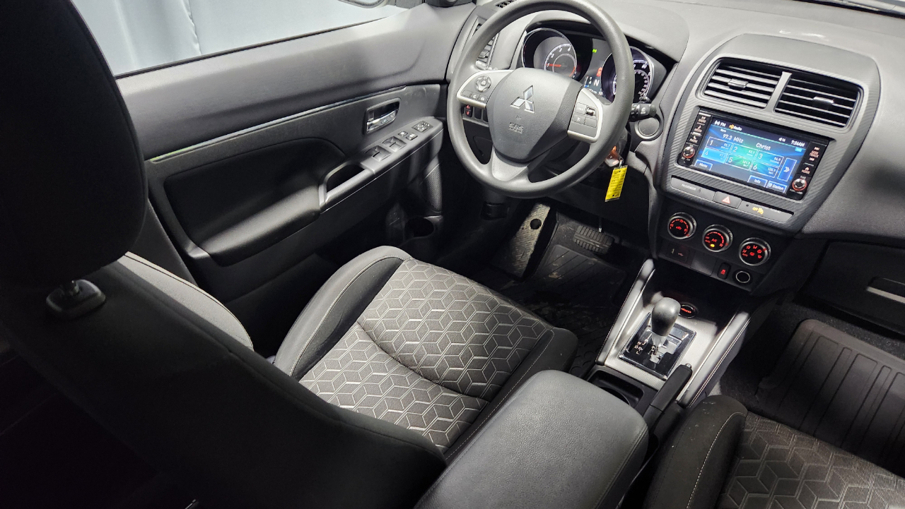 Mitsubishi Outlander Sport 2.0 ES 4WD 2024