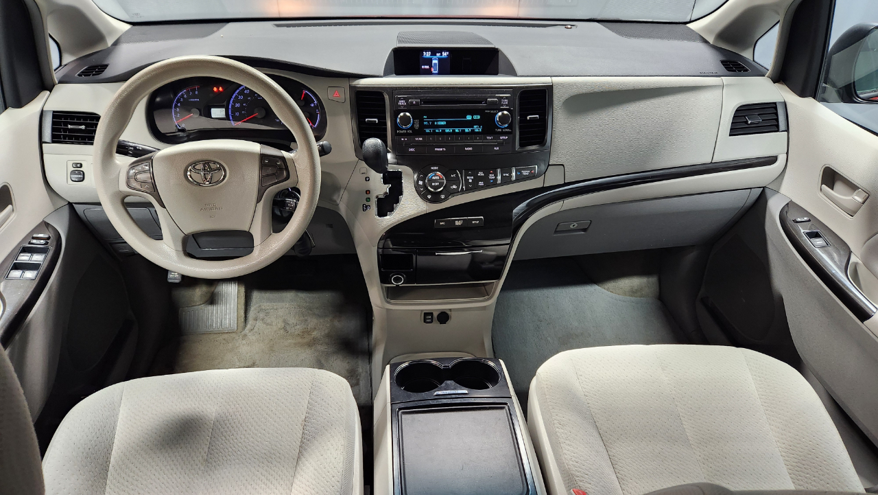 Toyota Sienna  2013