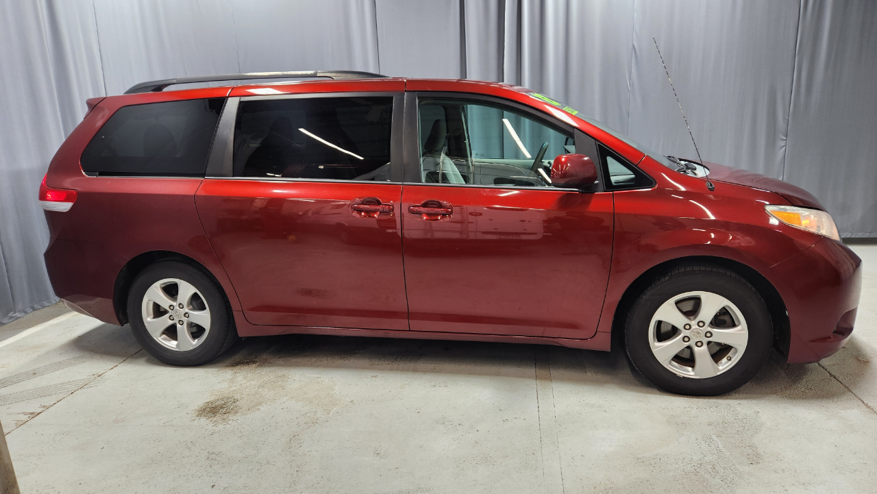 Toyota Sienna  2013
