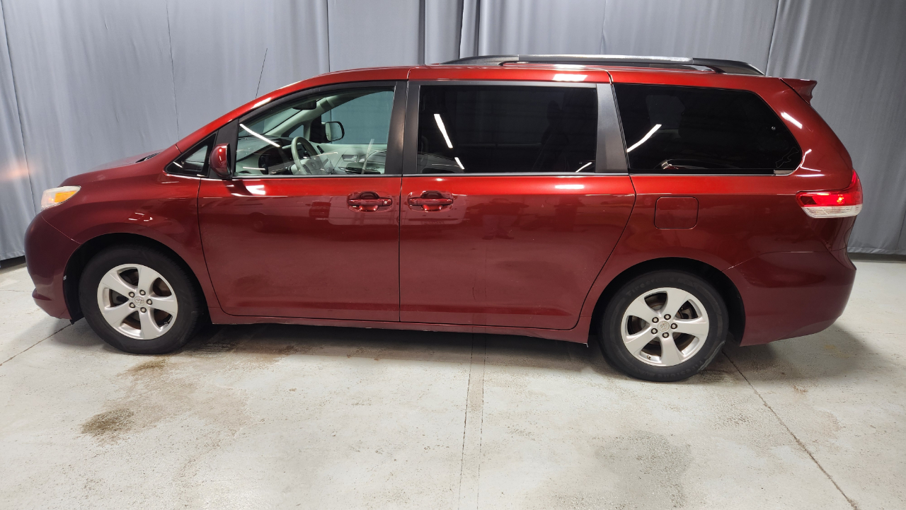 Toyota Sienna  2013
