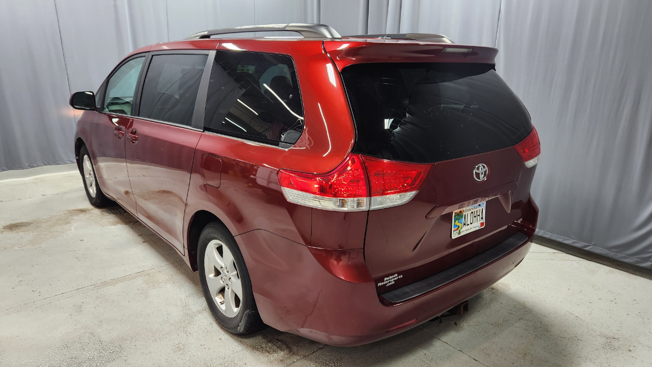 Toyota Sienna  2013