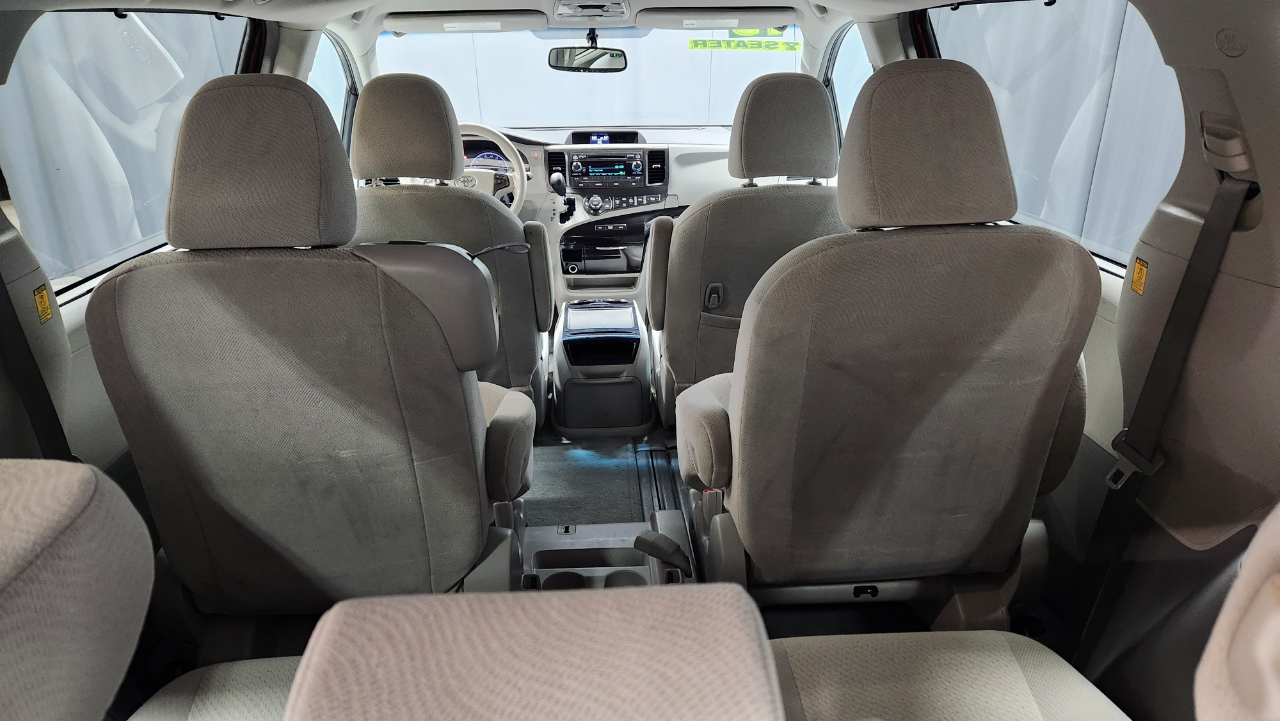 Toyota Sienna  2013