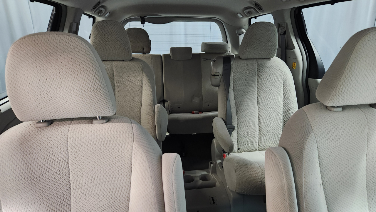 Toyota Sienna  2013