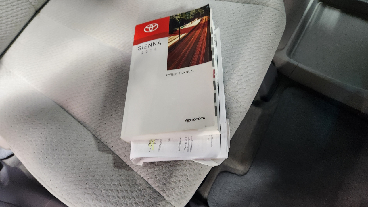 Toyota Sienna  2013