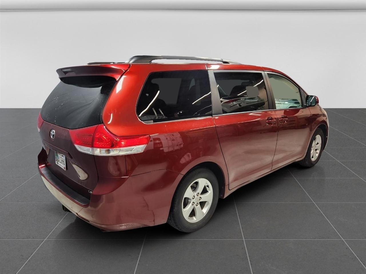 Toyota Sienna  2013