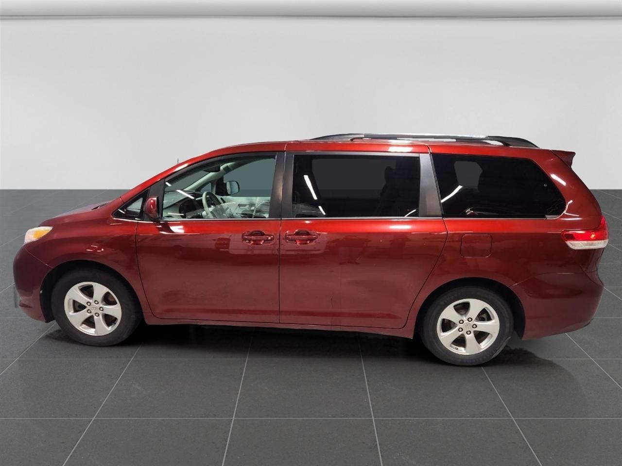 Toyota Sienna  2013