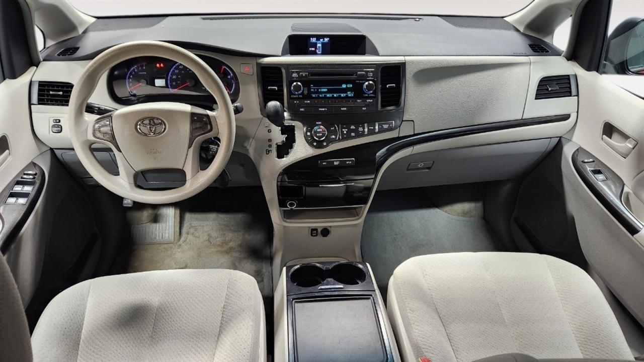 Toyota Sienna  2013
