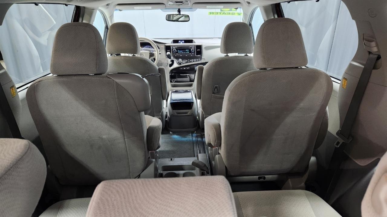 Toyota Sienna  2013