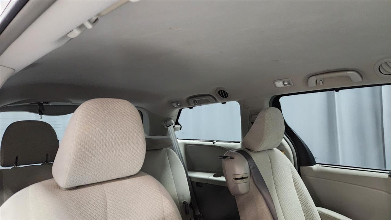 Toyota Sienna  2013