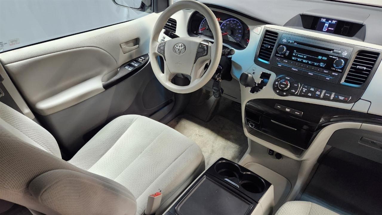 Toyota Sienna  2013