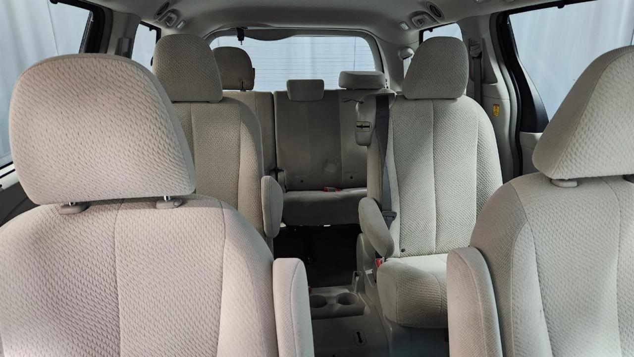 Toyota Sienna  2013