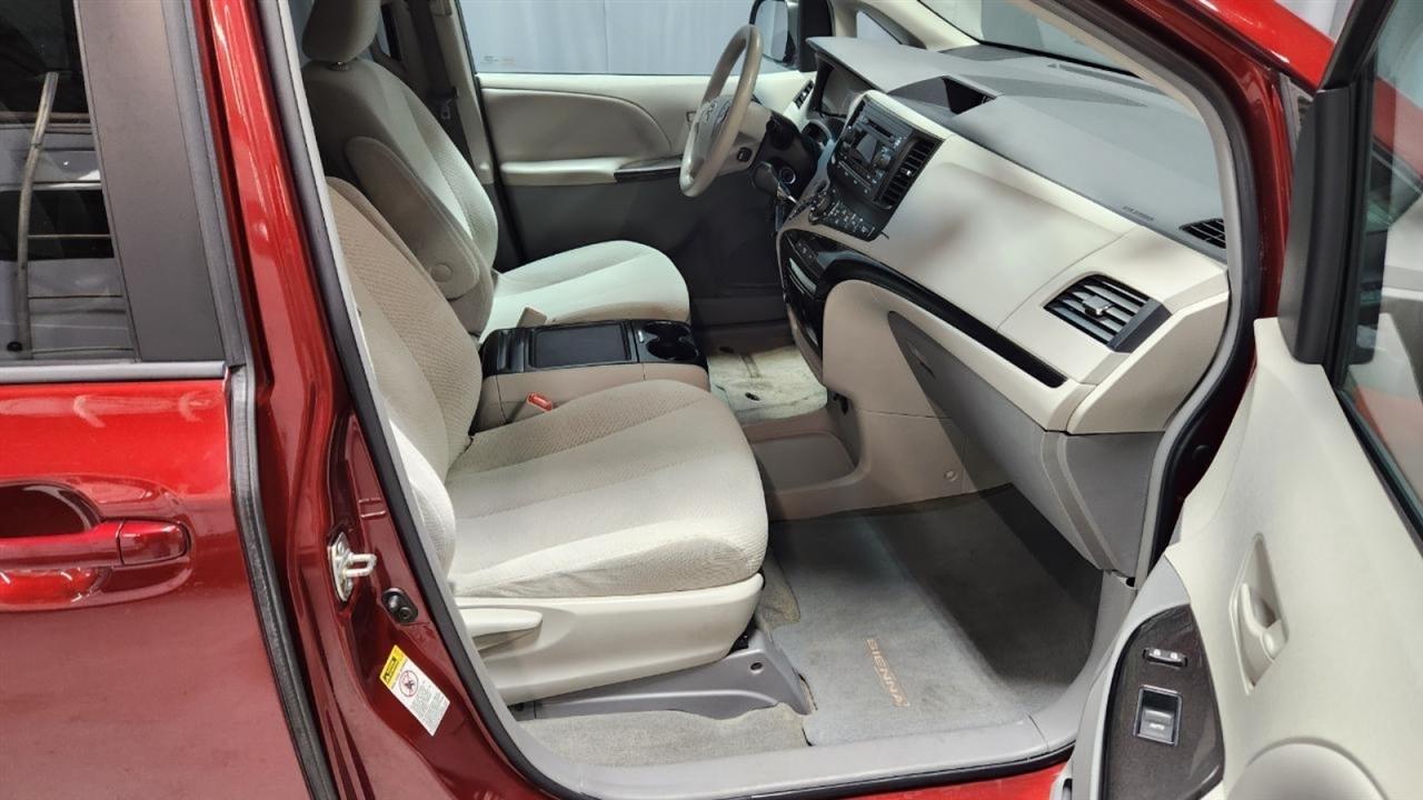 Toyota Sienna  2013