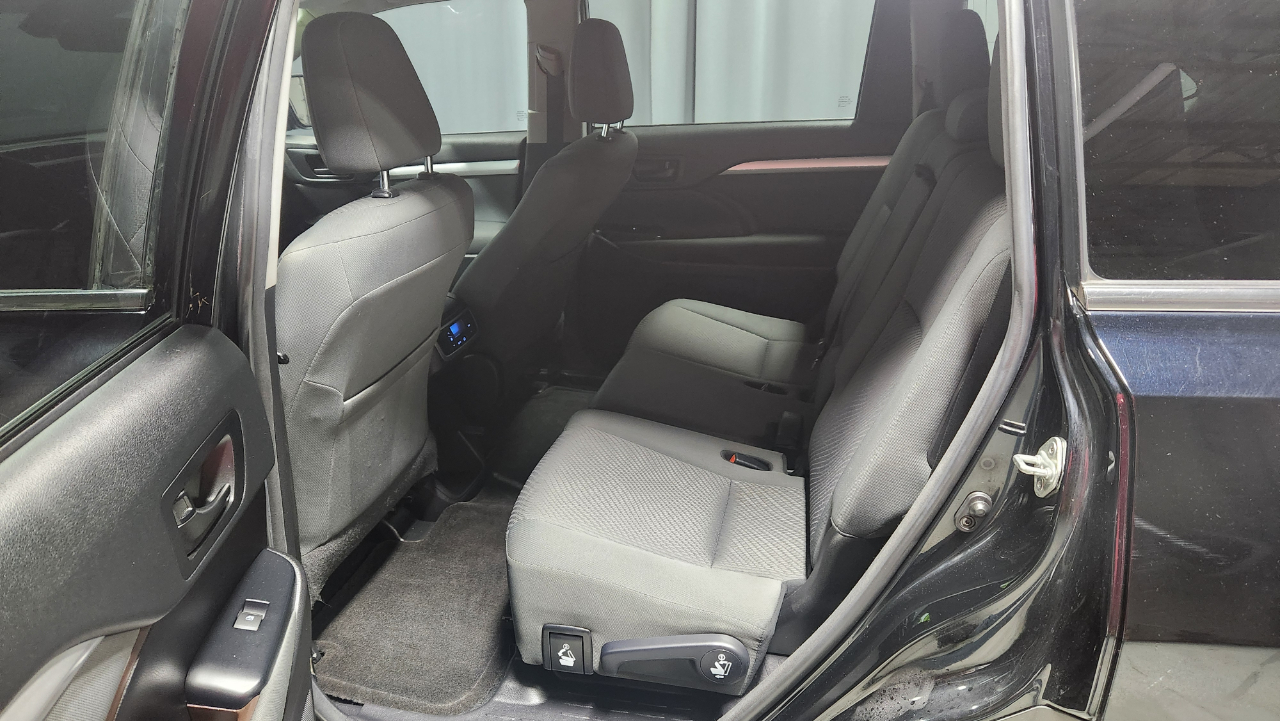 Toyota Highlander LE AWD V6 2018