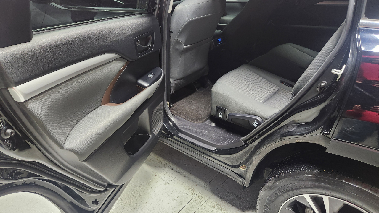 Toyota Highlander LE AWD V6 2018