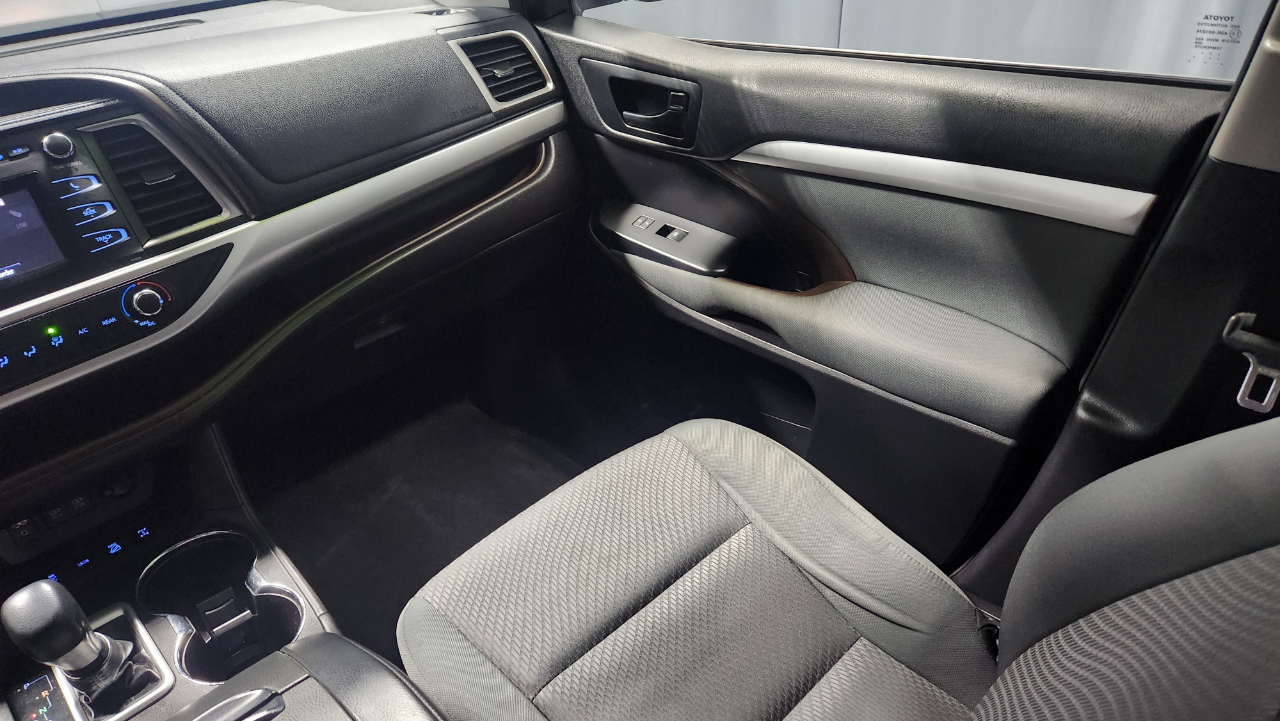 Toyota Highlander LE AWD V6 2018