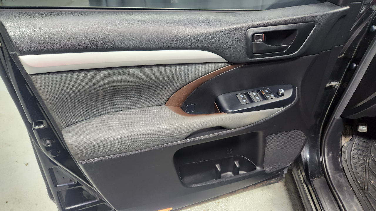 Toyota Highlander LE AWD V6 2018