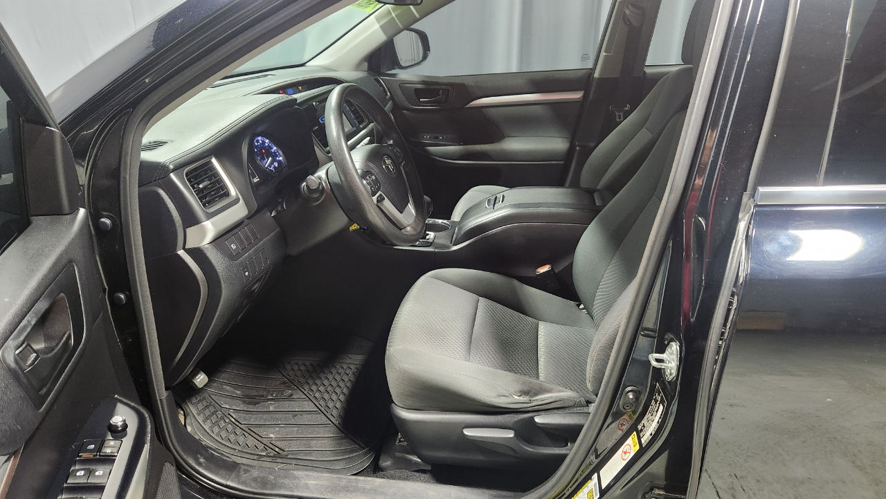 Toyota Highlander LE AWD V6 2018