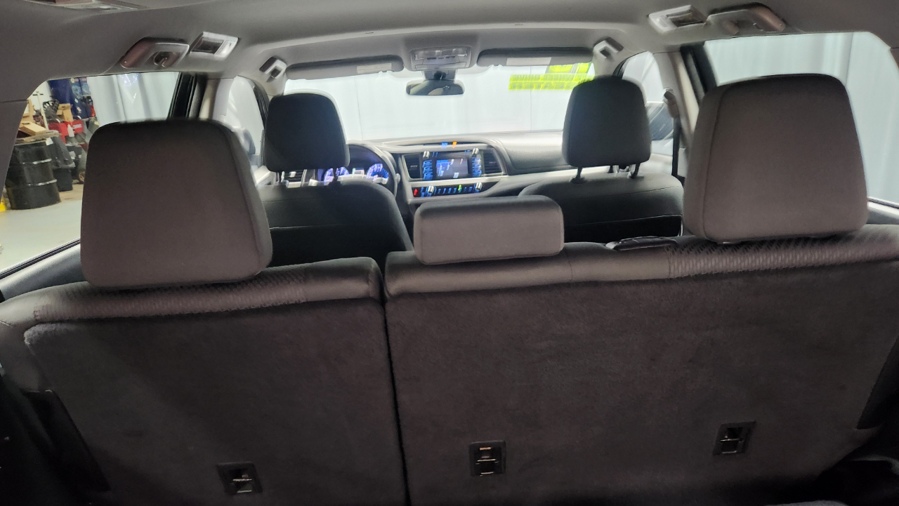 Toyota Highlander LE AWD V6 2018