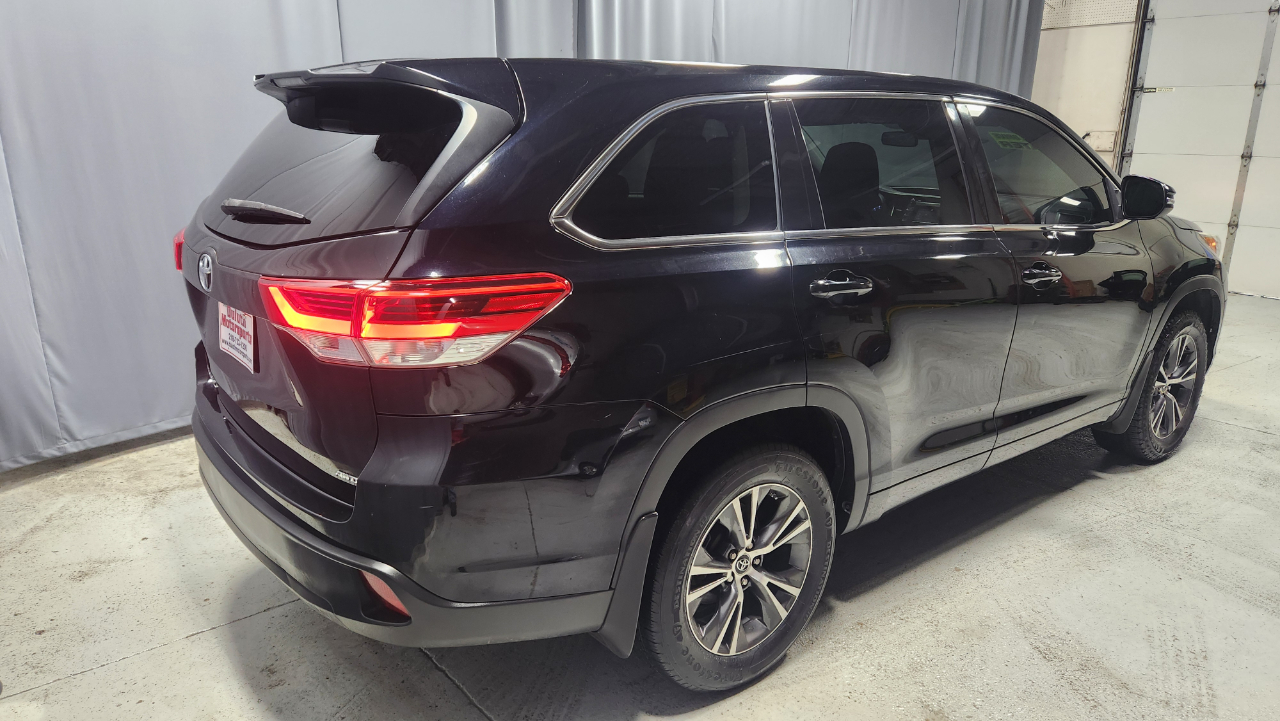 Toyota Highlander LE AWD V6 2018