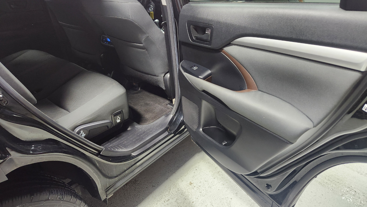 Toyota Highlander LE AWD V6 2018