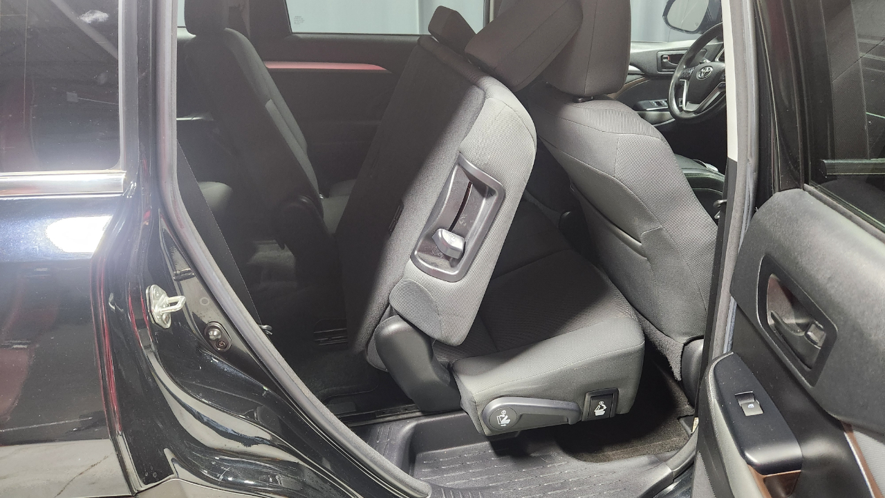 Toyota Highlander LE AWD V6 2018