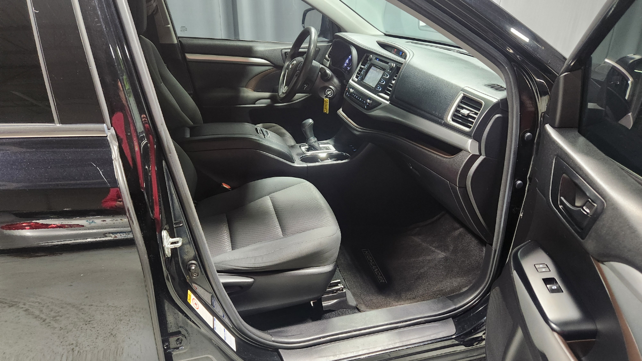 Toyota Highlander LE AWD V6 2018