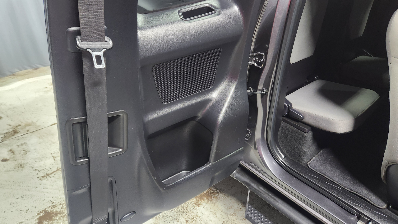 Toyota Tacoma SR5 Access Cab I4 6AT 4WD 2023