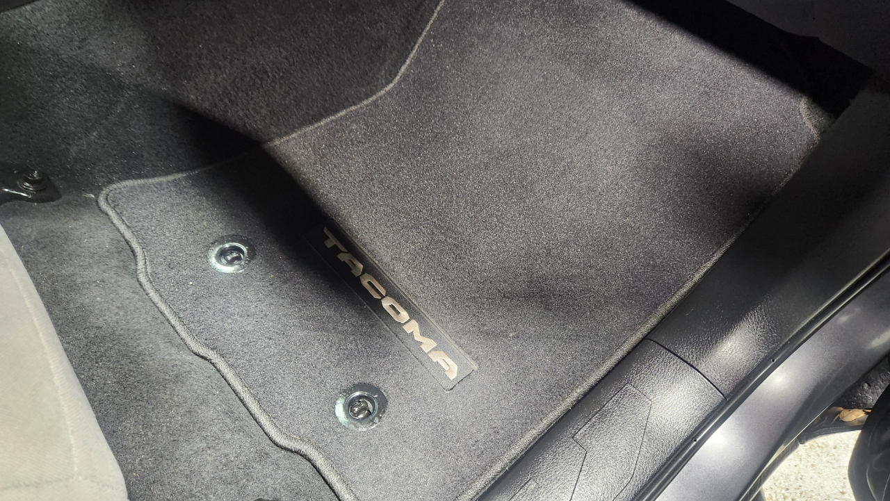 Toyota Tacoma SR5 Access Cab I4 6AT 4WD 2023