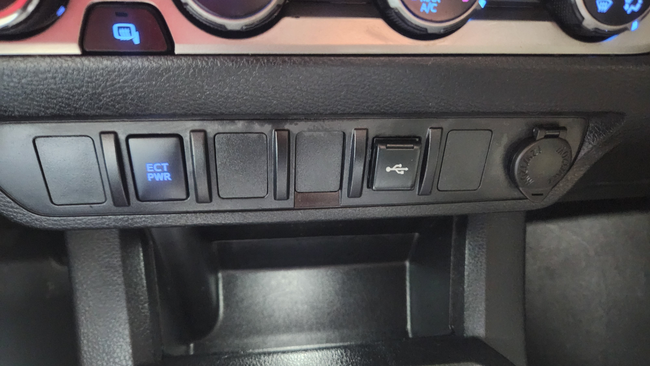 Toyota Tacoma SR5 Access Cab I4 6AT 4WD 2023