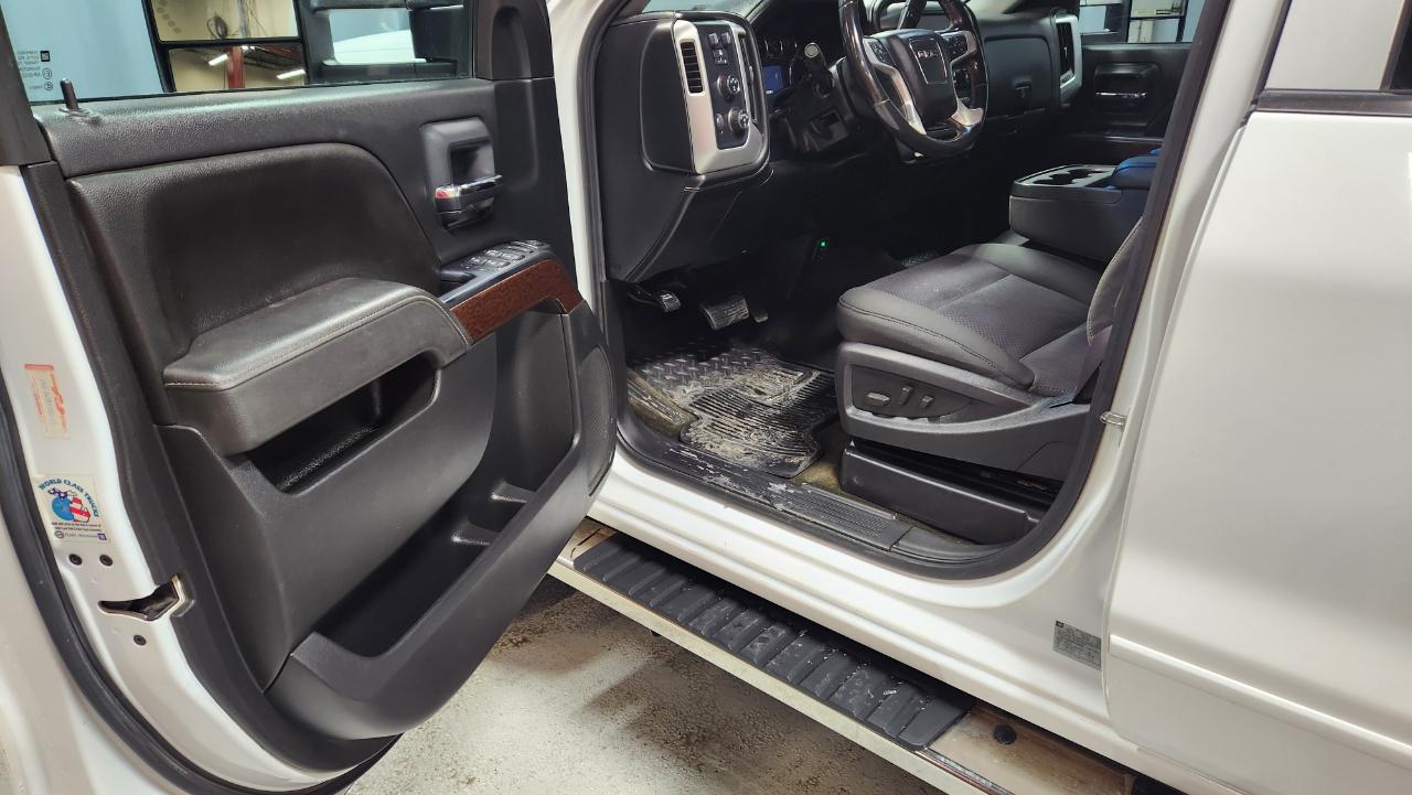 GMC Sierra 2500HD SLE Crew Cab 4WD 2015