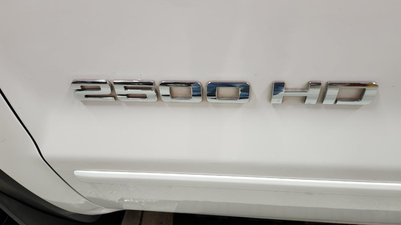 GMC Sierra 2500HD SLE Crew Cab 4WD 2015