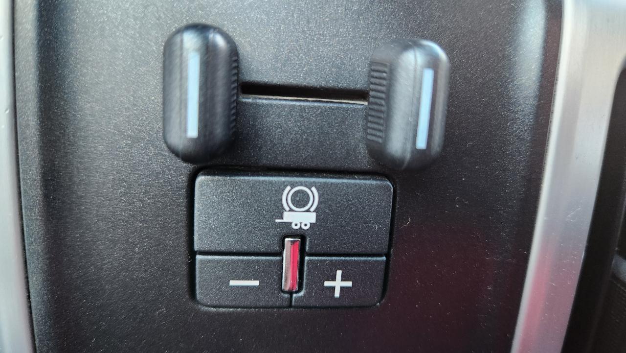 GMC Sierra 2500HD SLE Crew Cab 4WD 2015