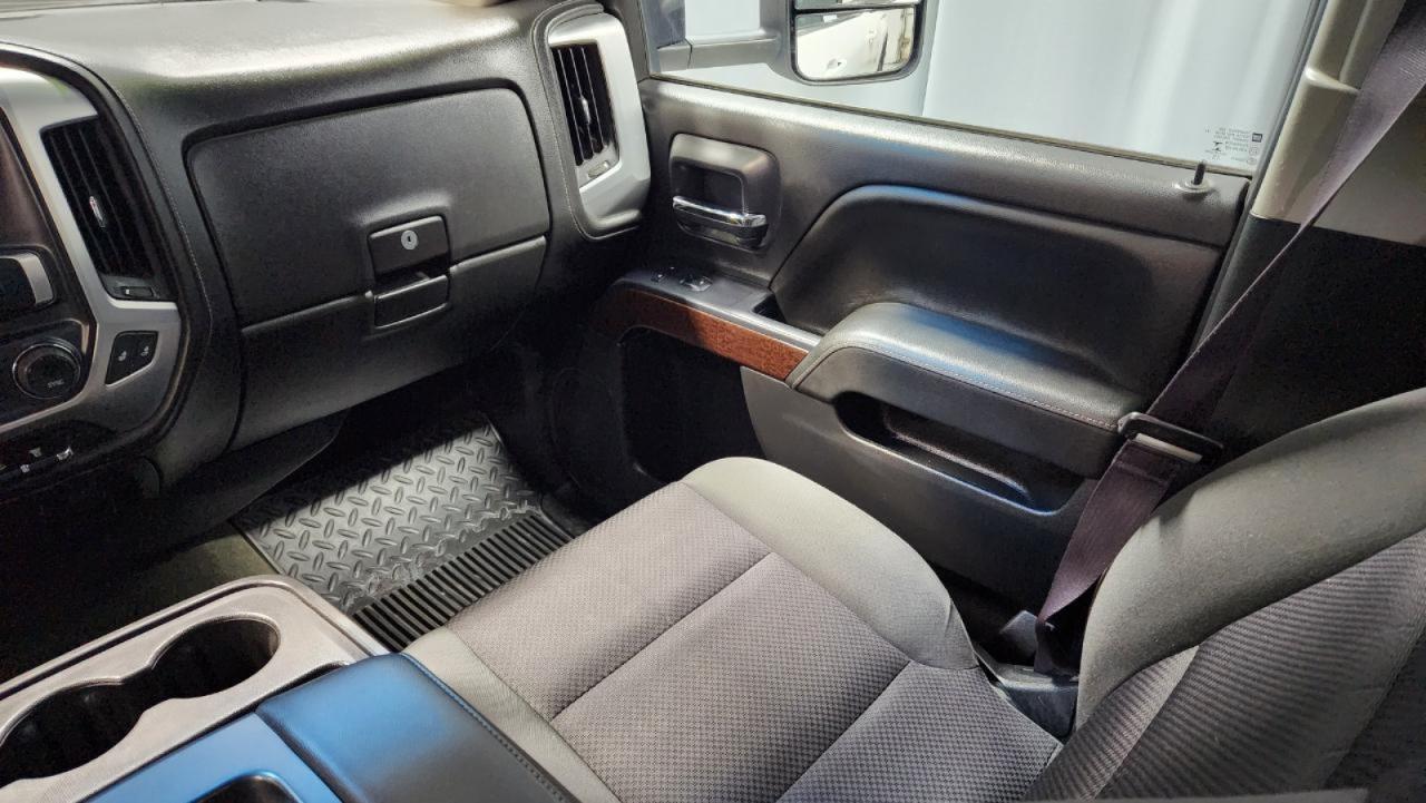 GMC Sierra 2500HD SLE Crew Cab 4WD 2015