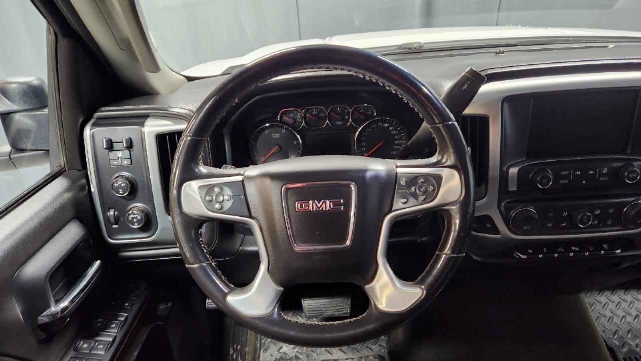 GMC Sierra 2500HD SLE Crew Cab 4WD 2015