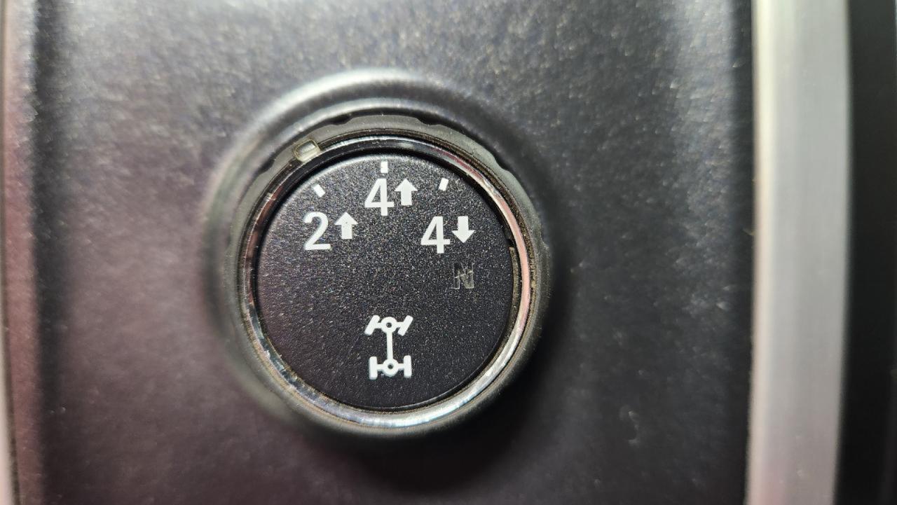 GMC Sierra 2500HD SLE Crew Cab 4WD 2015