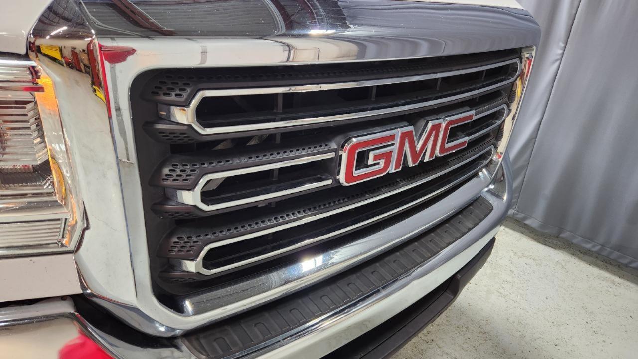 GMC Sierra 2500HD SLE Crew Cab 4WD 2015