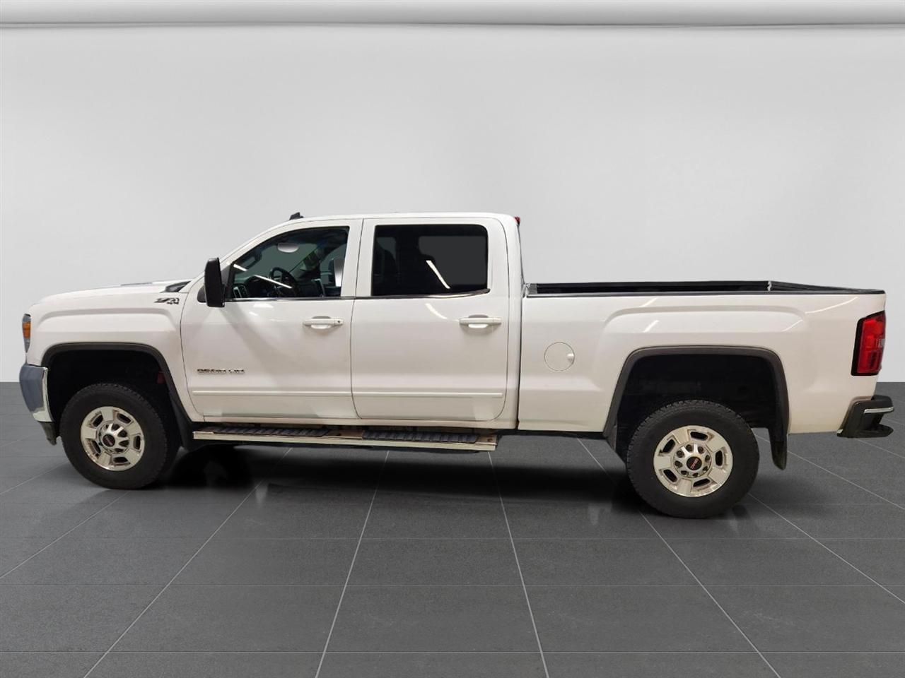 GMC Sierra 2500HD SLE Crew Cab 4WD 2015