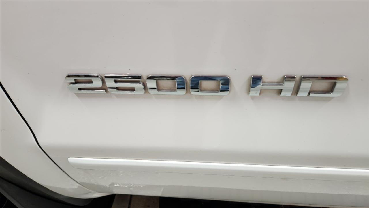 GMC Sierra 2500HD SLE Crew Cab 4WD 2015