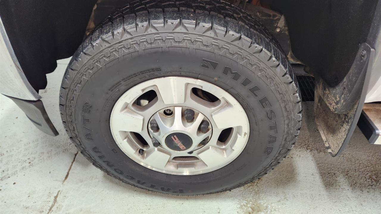 GMC Sierra 2500HD SLE Crew Cab 4WD 2015