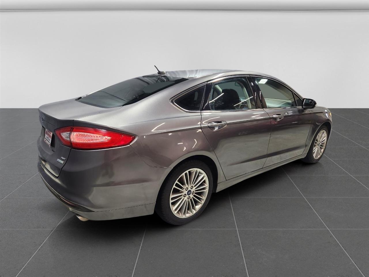 Ford Fusion SE 2014