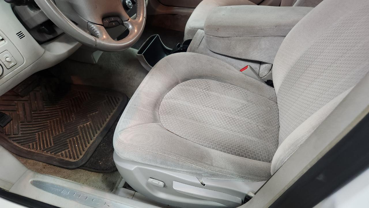 Buick Lucerne CX 2011