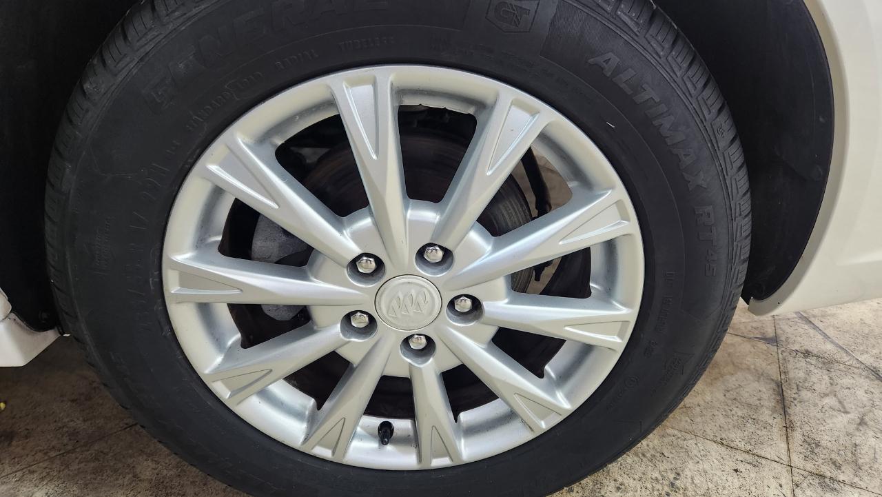 Buick Lucerne CX 2011